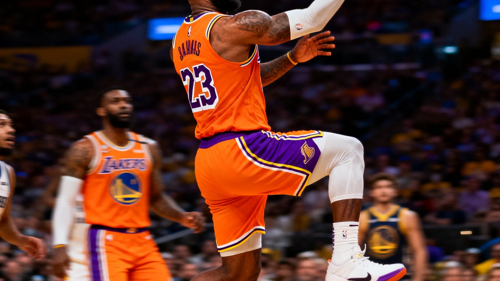 NBA常规赛洛杉矶湖人对阵金州勇士集锦封面，詹姆斯突破上篮画面定格